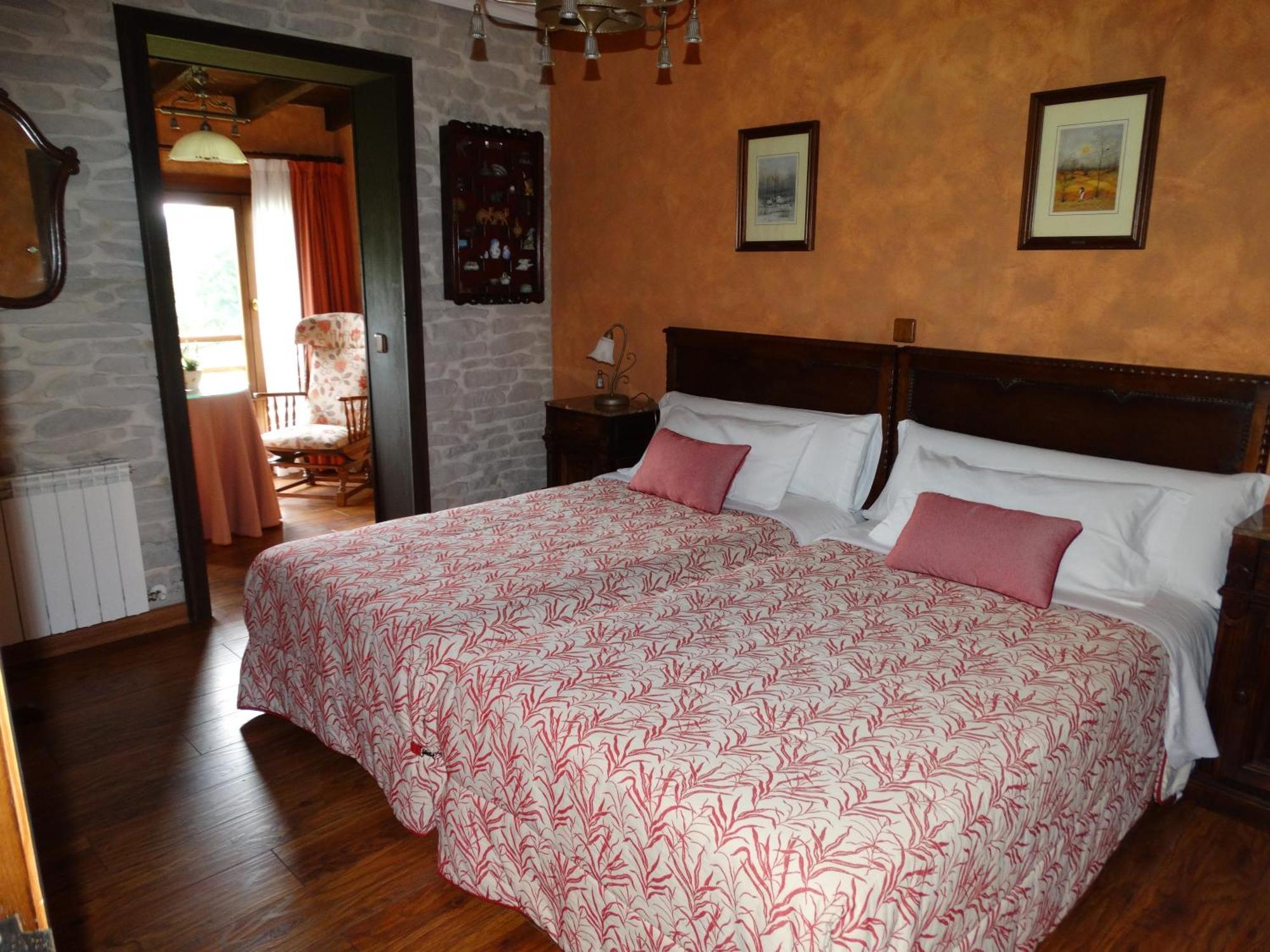 El Corral Del Acebo Country house *
